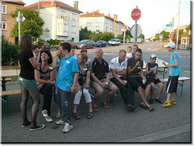 2010-06-26-ATTON-REPAS DE QUARTIER-029.jpg